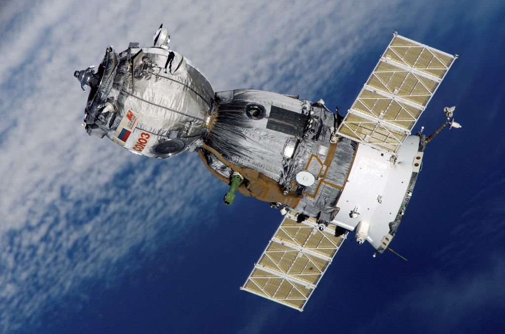 Werkstatt im Orbit: Der erste operative Reparaturroboter macht sich auf den Weg zu alten Satelliten